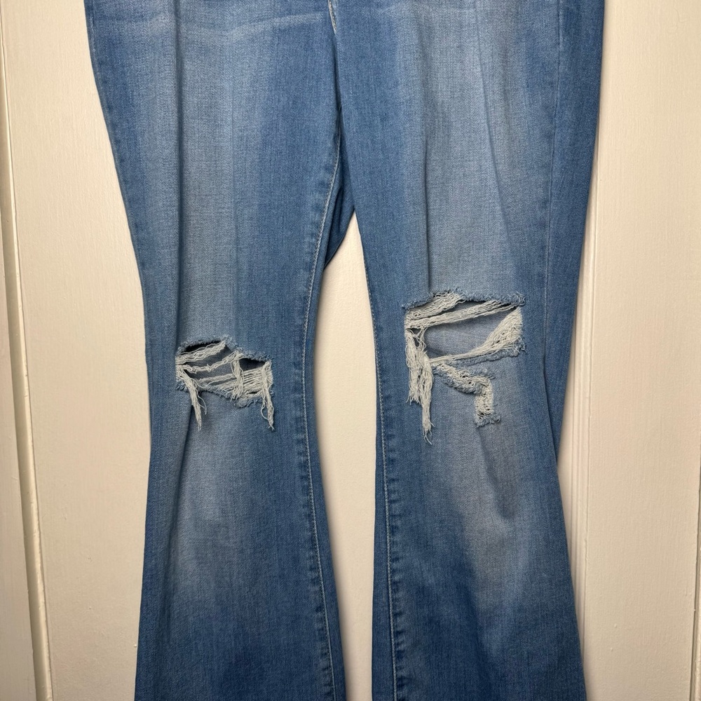 Levi’s 726 Flare Medium Wash Distressed High Rise Denim Jeans 32 - Picture 9 of 16